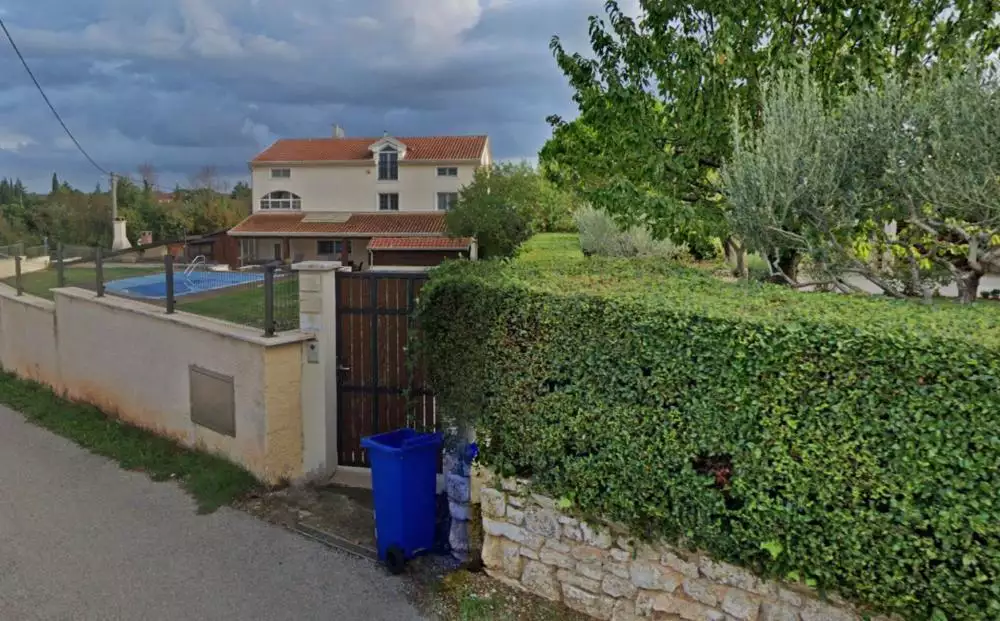 Villa 450m² in Croatia, Rovinj. Priced at 695000€ rent photo-4