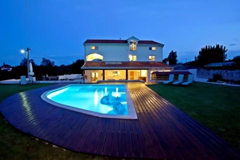 Villa 450m² in Croatia, Rovinj. Priced at 695000€ rent photo-5