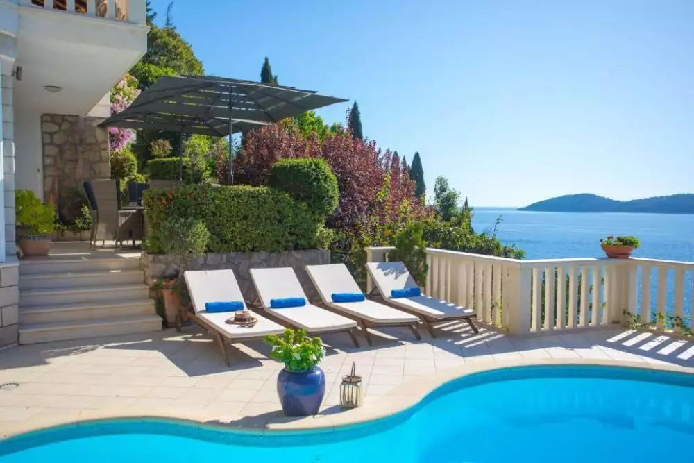 Villa 250m² in Croatia, Dubrovnik. Priced at 4000000€ rent photo-3