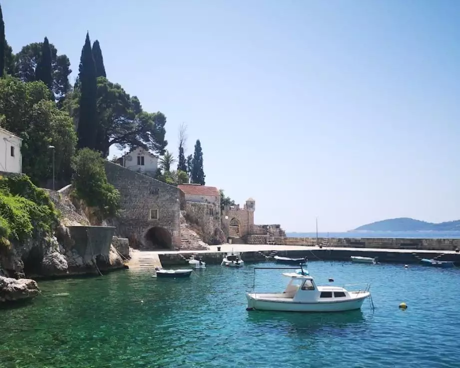 Villa 250m² in Croatia, Dubrovnik. Priced at 4000000€ rent photo-10