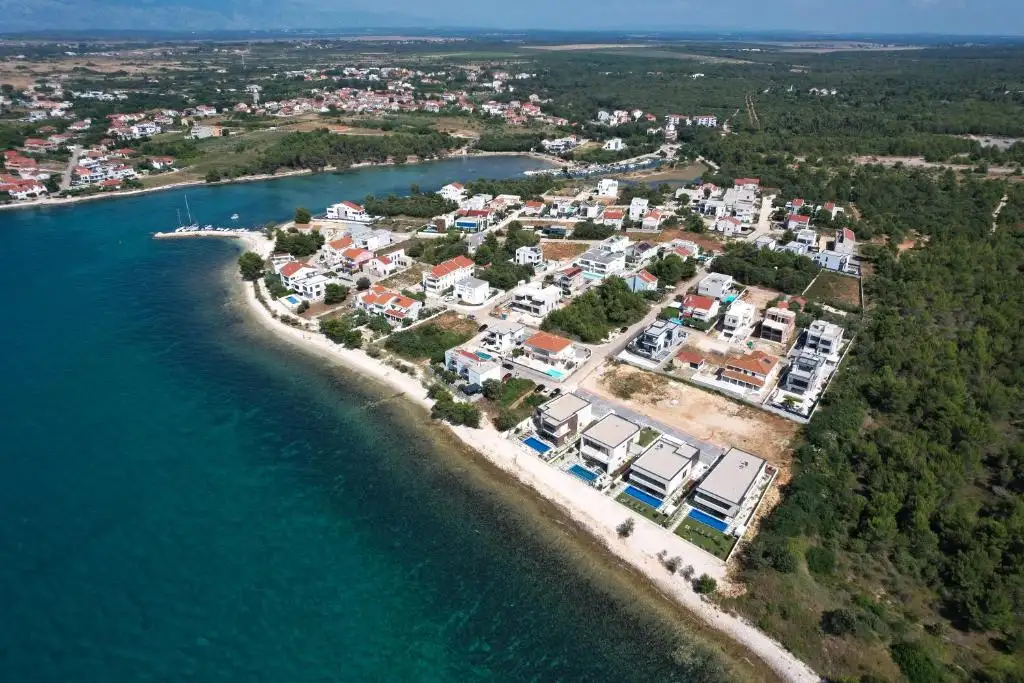 Villa 313m² in Croatia, Zadar. Priced at 2250000€ rent photo-1