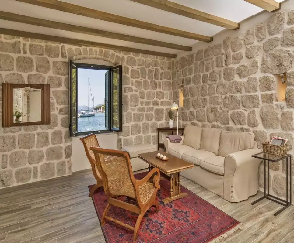 Villa 297m² in Croatia, Sipan. Priced at 900000€ rent photo-8