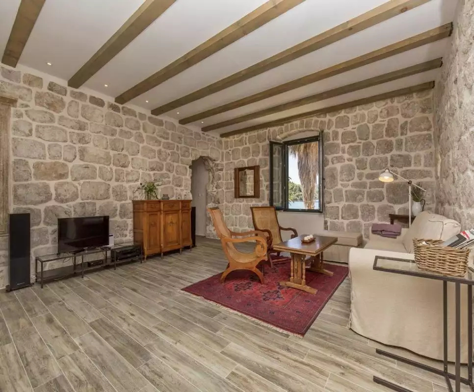 Villa 297m² in Croatia, Sipan. Priced at 900000€ rent photo-9