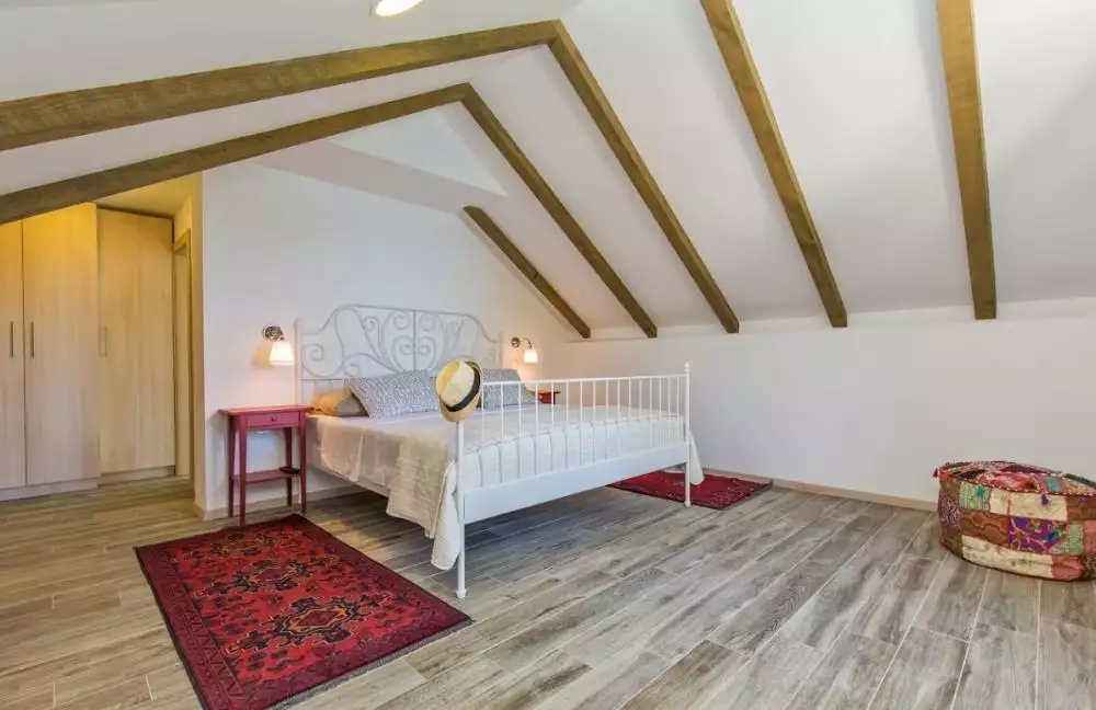 Villa 297m² in Croatia, Sipan. Priced at 900000€ rent photo-10