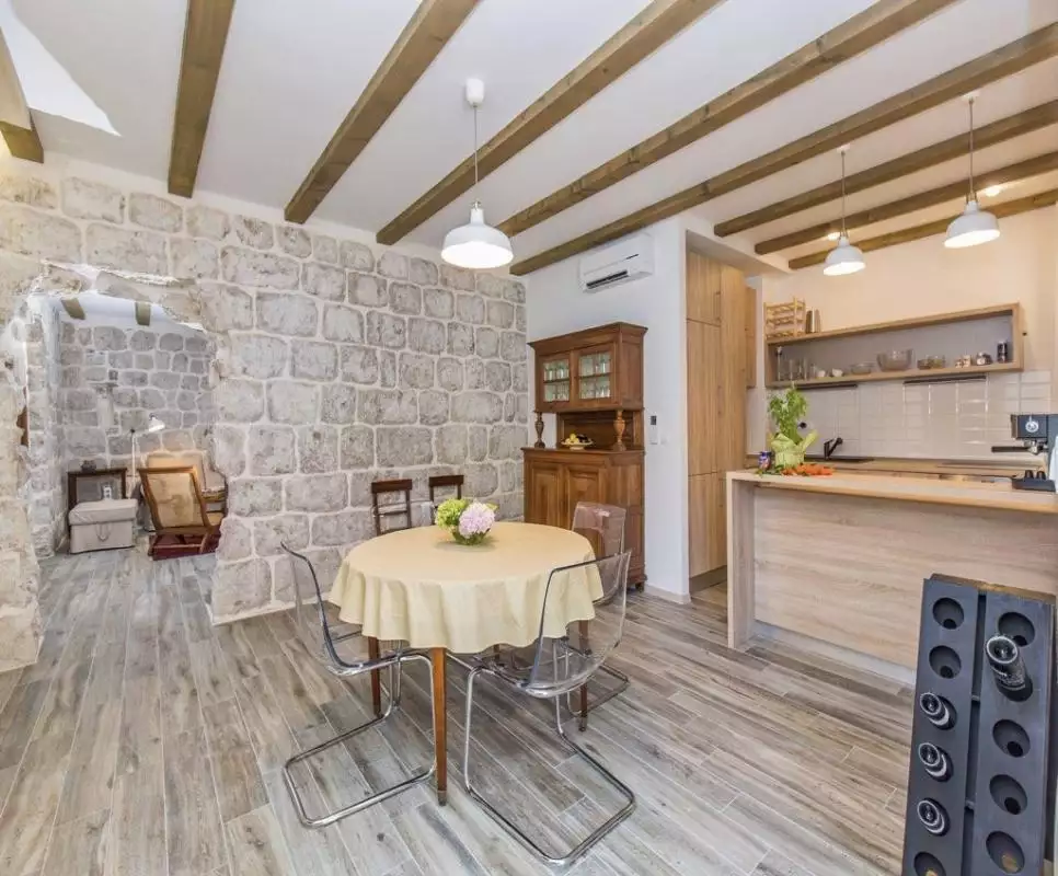 Villa 297m² in Croatia, Sipan. Priced at 900000€ rent photo-16
