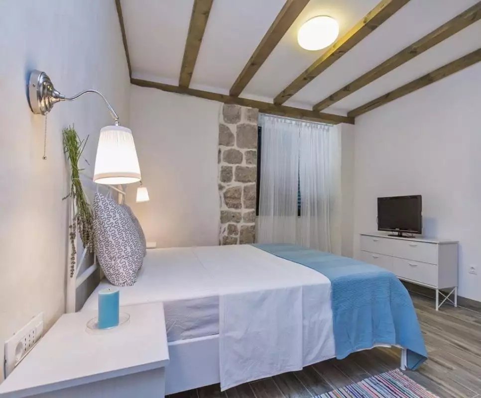 Villa 297m² in Croatia, Sipan. Priced at 900000€ rent photo-18