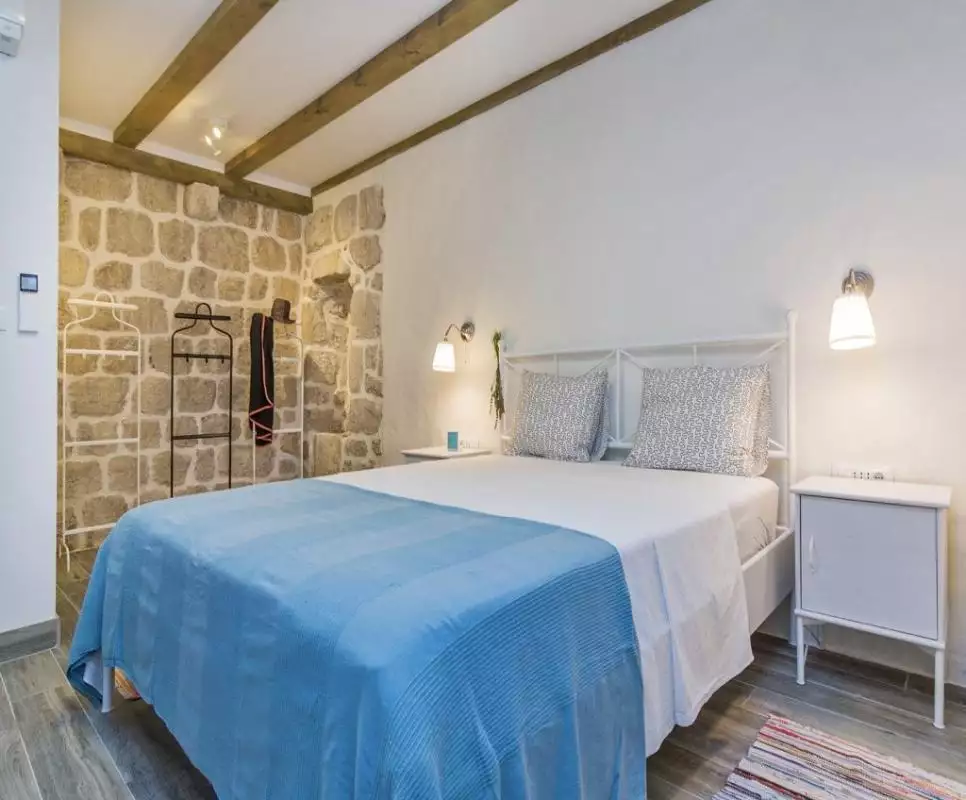 Villa 297m² in Croatia, Sipan. Priced at 900000€ rent photo-19
