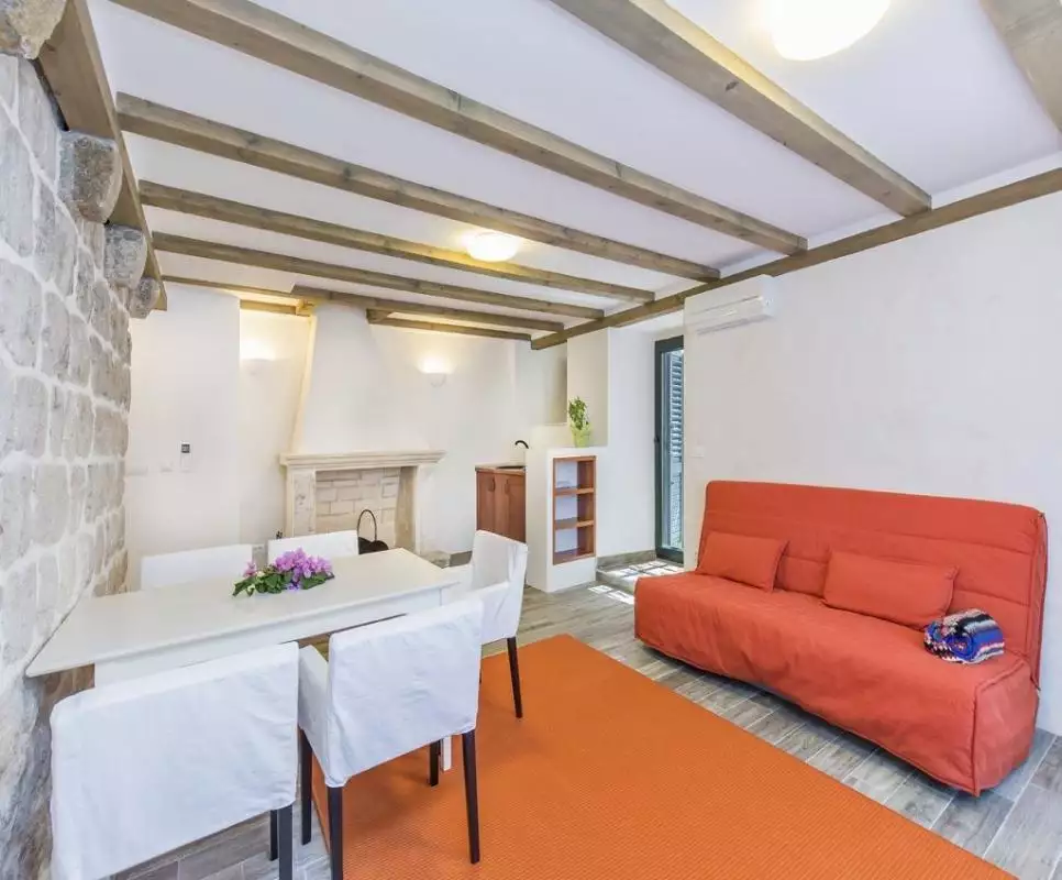 Villa 297m² in Croatia, Sipan. Priced at 900000€ rent photo-21