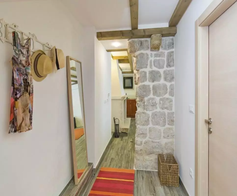 Villa 297m² in Croatia, Sipan. Priced at 900000€ rent photo-22
