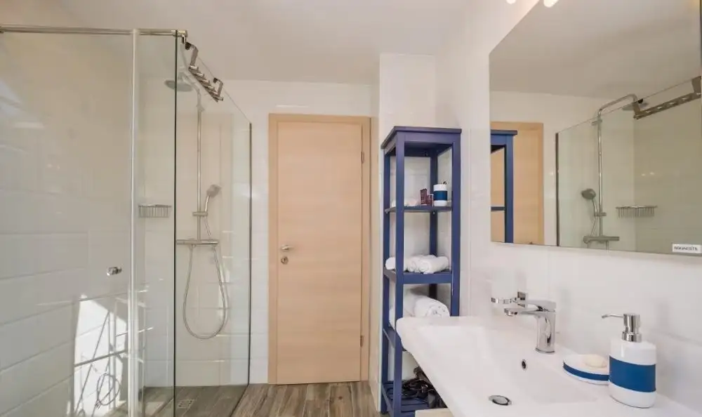 Villa 297m² in Croatia, Sipan. Priced at 900000€ rent photo-24