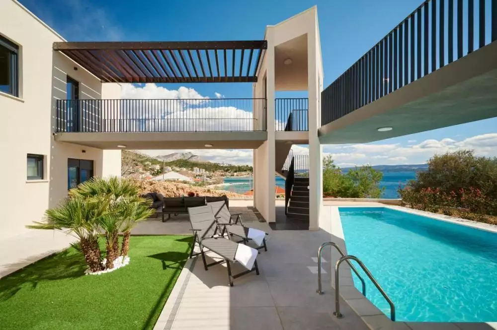 Villa 250m² in Croatia, Omis. Priced at 1700000€ rent photo-4