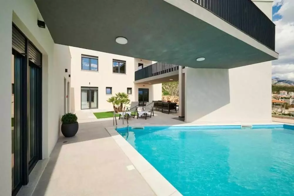 Villa 250m² in Croatia, Omis. Priced at 1700000€ rent photo-5