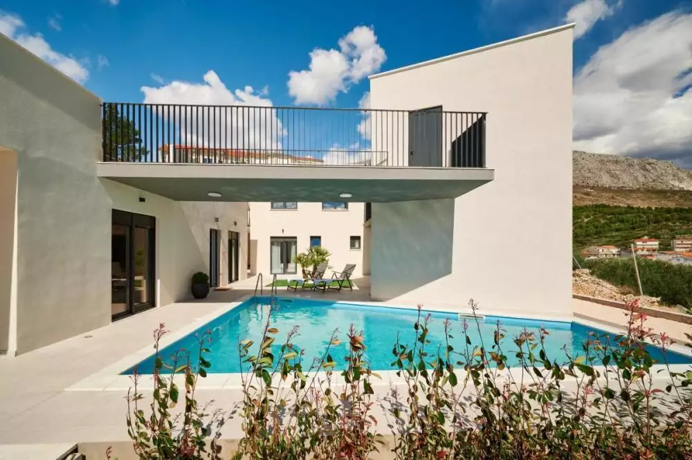 Villa 250m² in Croatia, Omis. Priced at 1700000€ rent photo-7