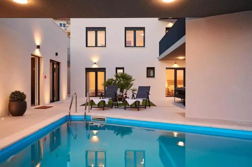 Villa 250m² in Croatia, Omis. Priced at 1700000€ rent photo-12