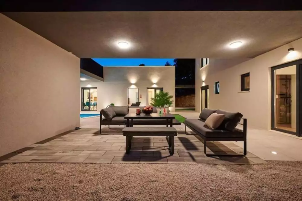 Villa 250m² in Croatia, Omis. Priced at 1700000€ rent photo-23