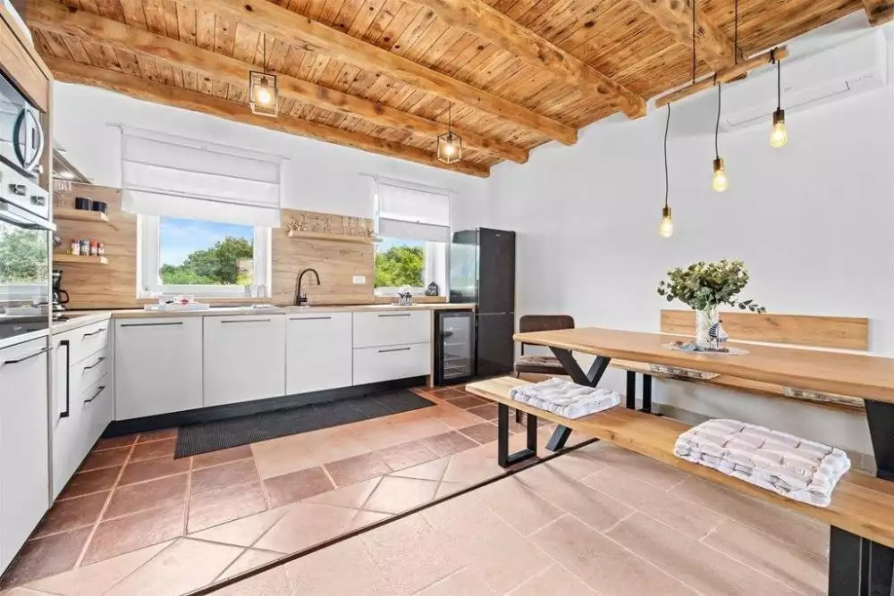 Villa 170m² in Croatia, Svetvincenat. Priced at 570000€ rent photo-1