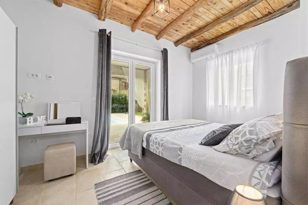 Villa 170m² in Croatia, Svetvincenat. Priced at 570000€ rent photo-5