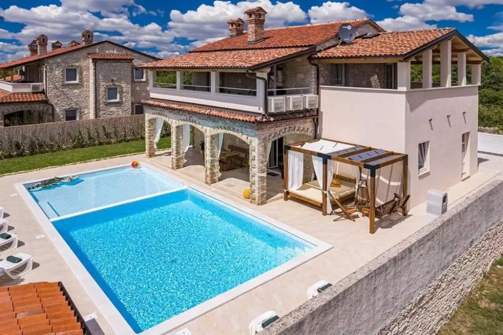 Villa 170m² in Croatia, Svetvincenat. Priced at 570000€ rent photo-19