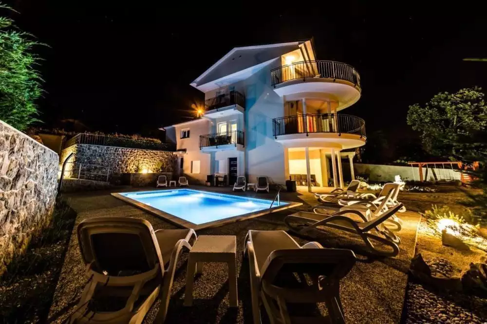 Villa 380m² in Spain, Alicante. Priced at 1500000€ rent photo-3