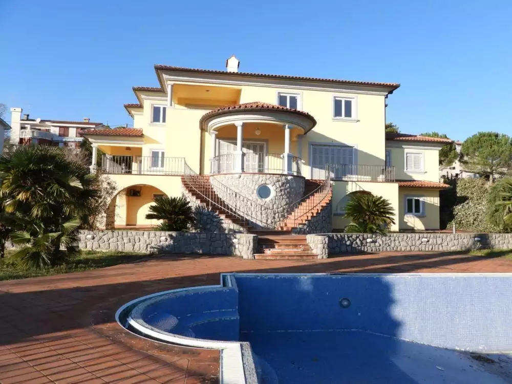 Villa 505m² in Croatia, Pobri. Priced at 2500000€ rent photo-1