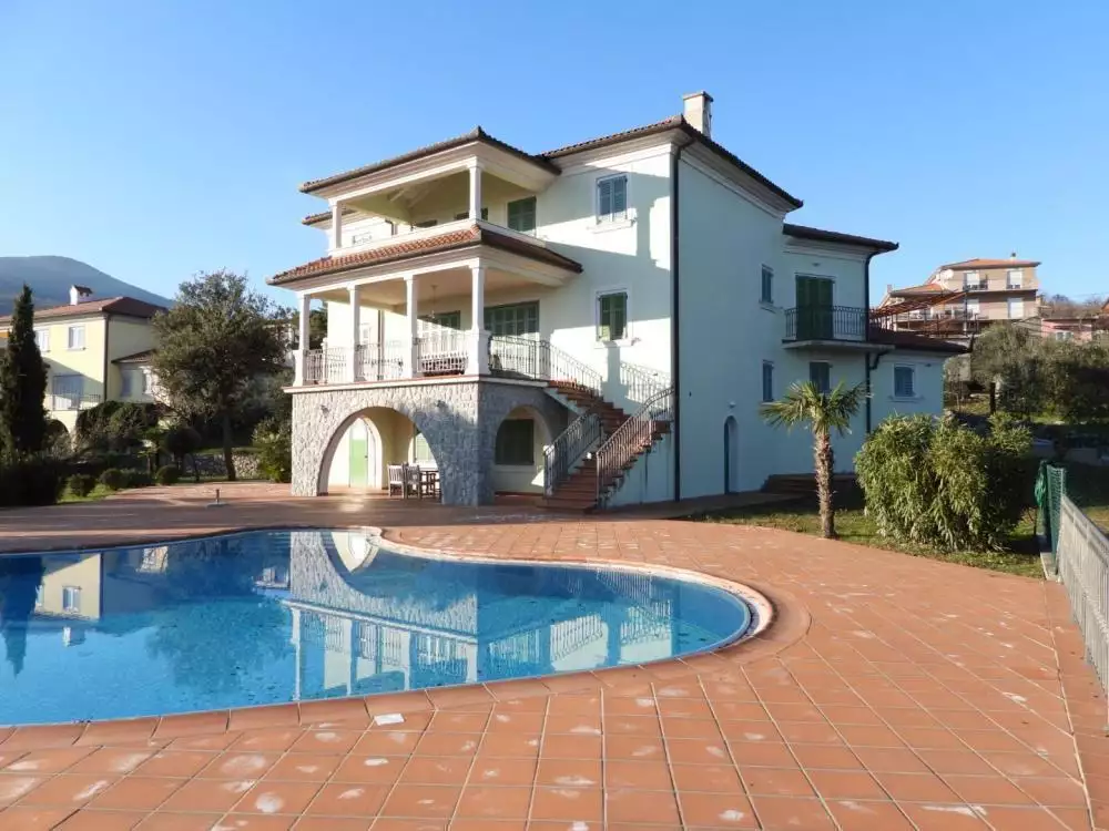 Villa 505m² in Croatia, Pobri. Priced at 2500000€ rent photo-3
