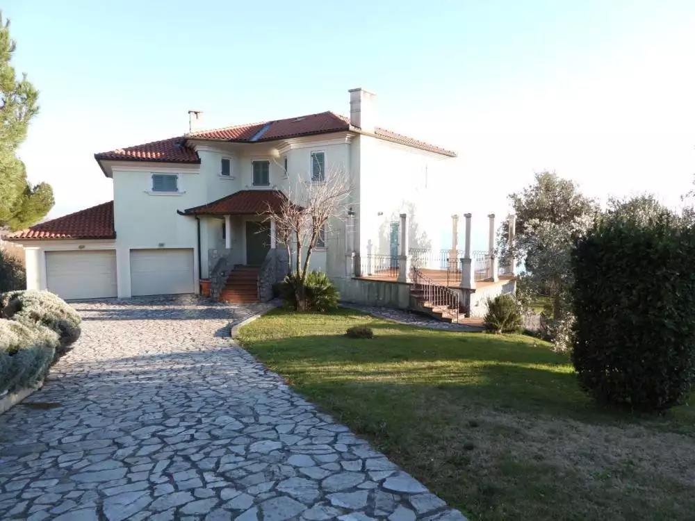 Villa 505m² in Croatia, Pobri. Priced at 2500000€ rent photo-22