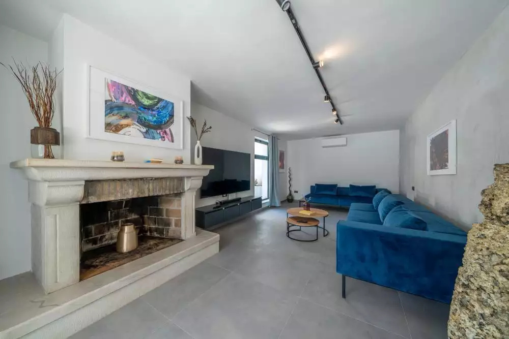 Villa 314m² in Croatia, Sumartin. Priced at 1900000€ rent photo-14