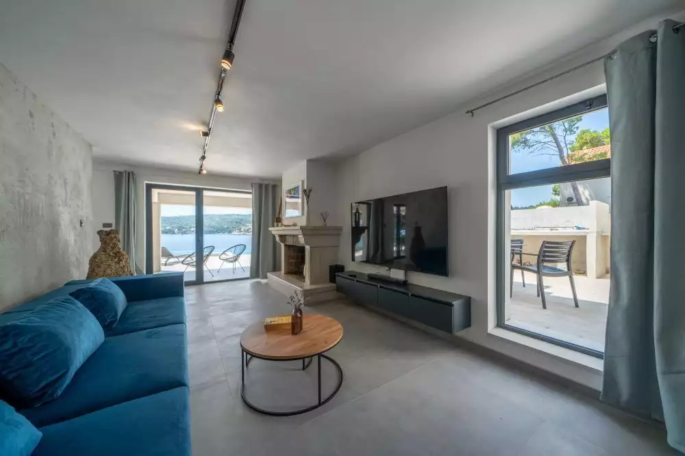Villa 314m² in Croatia, Sumartin. Priced at 1900000€ rent photo-15