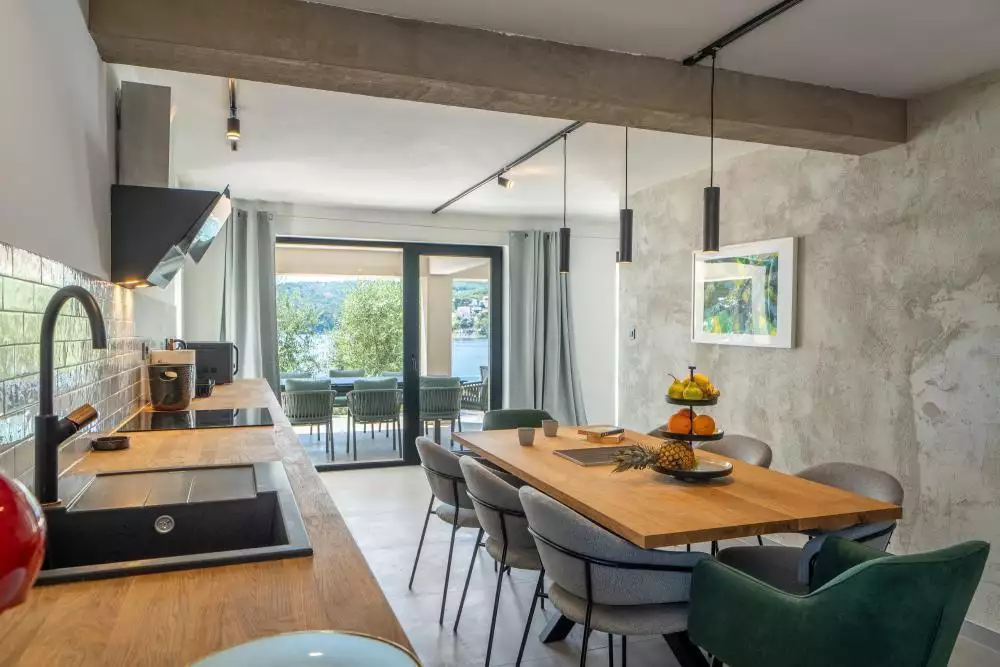 Villa 314m² in Croatia, Sumartin. Priced at 1900000€ rent photo-17