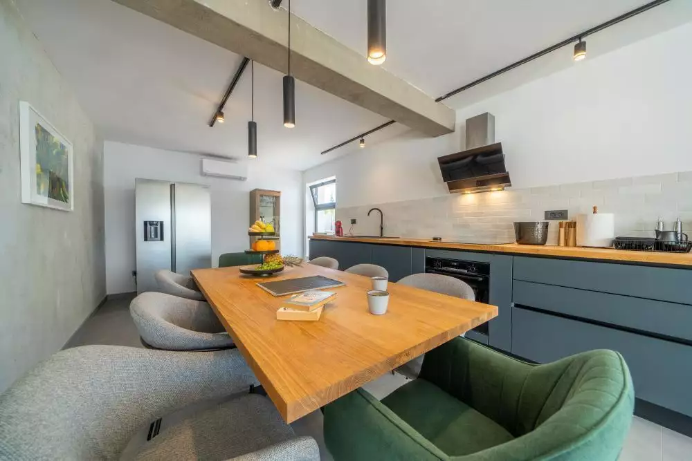 Villa 314m² in Croatia, Sumartin. Priced at 1900000€ rent photo-18