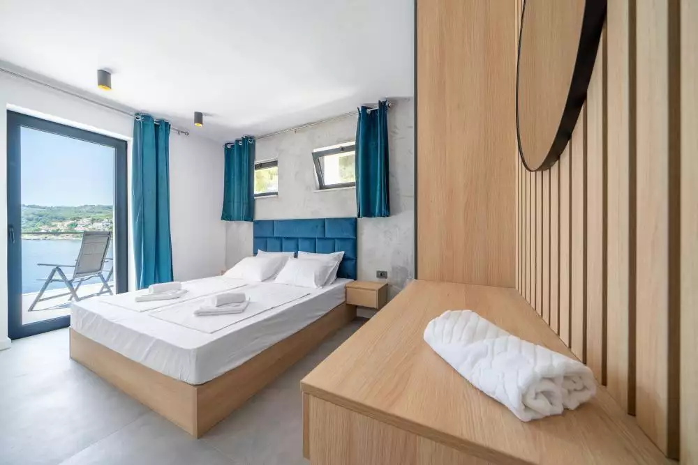 Villa 314m² in Croatia, Sumartin. Priced at 1900000€ rent photo-25