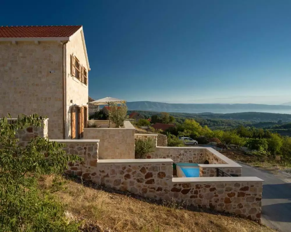 Villa 250m² in Croatia, Hvar. Priced at 800000€ rent photo-1