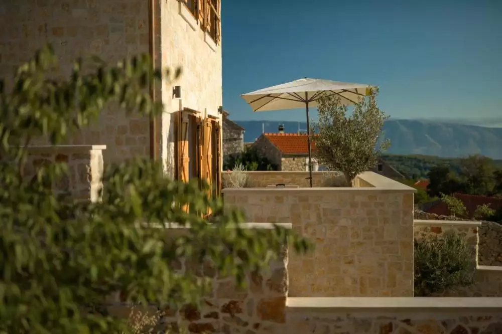 Villa 250m² in Croatia, Hvar. Priced at 800000€ rent photo-2