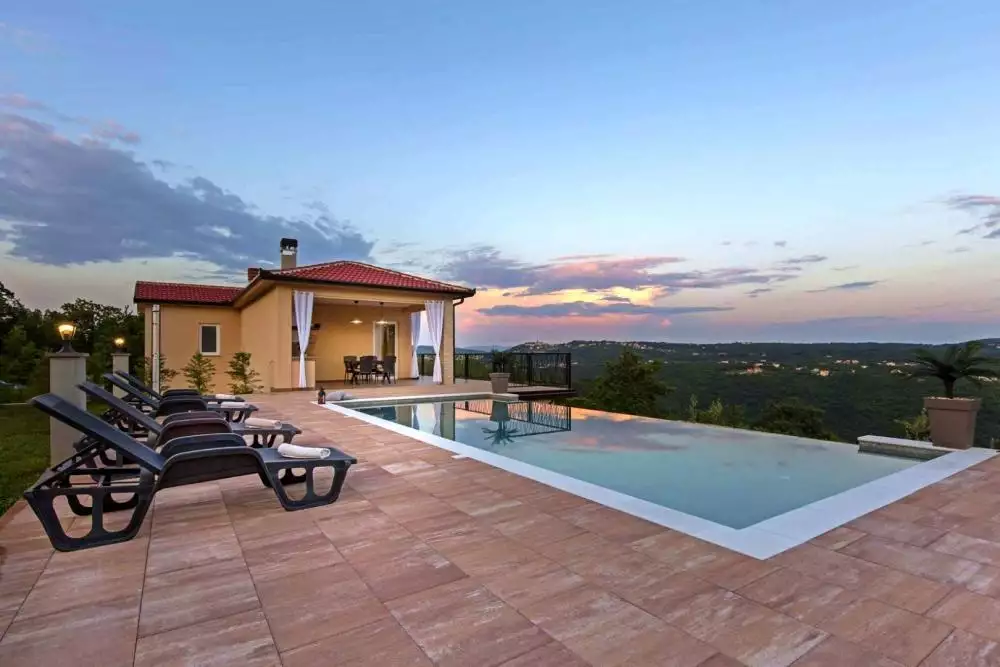 Villa 170m² in Croatia, Rabac. Priced at 644000€ rent photo-1