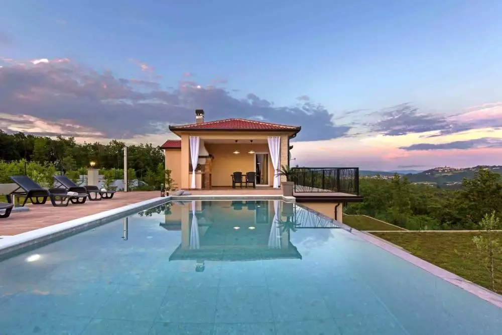 Villa 170m² in Croatia, Rabac. Priced at 644000€ rent photo-2