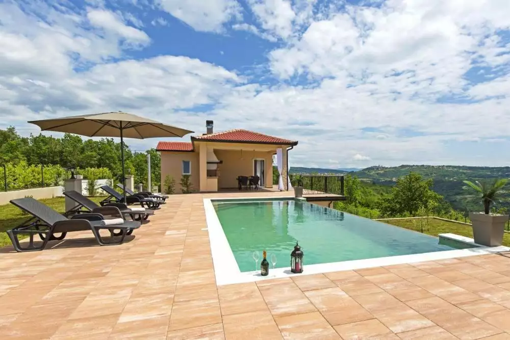 Villa 170m² in Croatia, Rabac. Priced at 644000€ rent photo-10