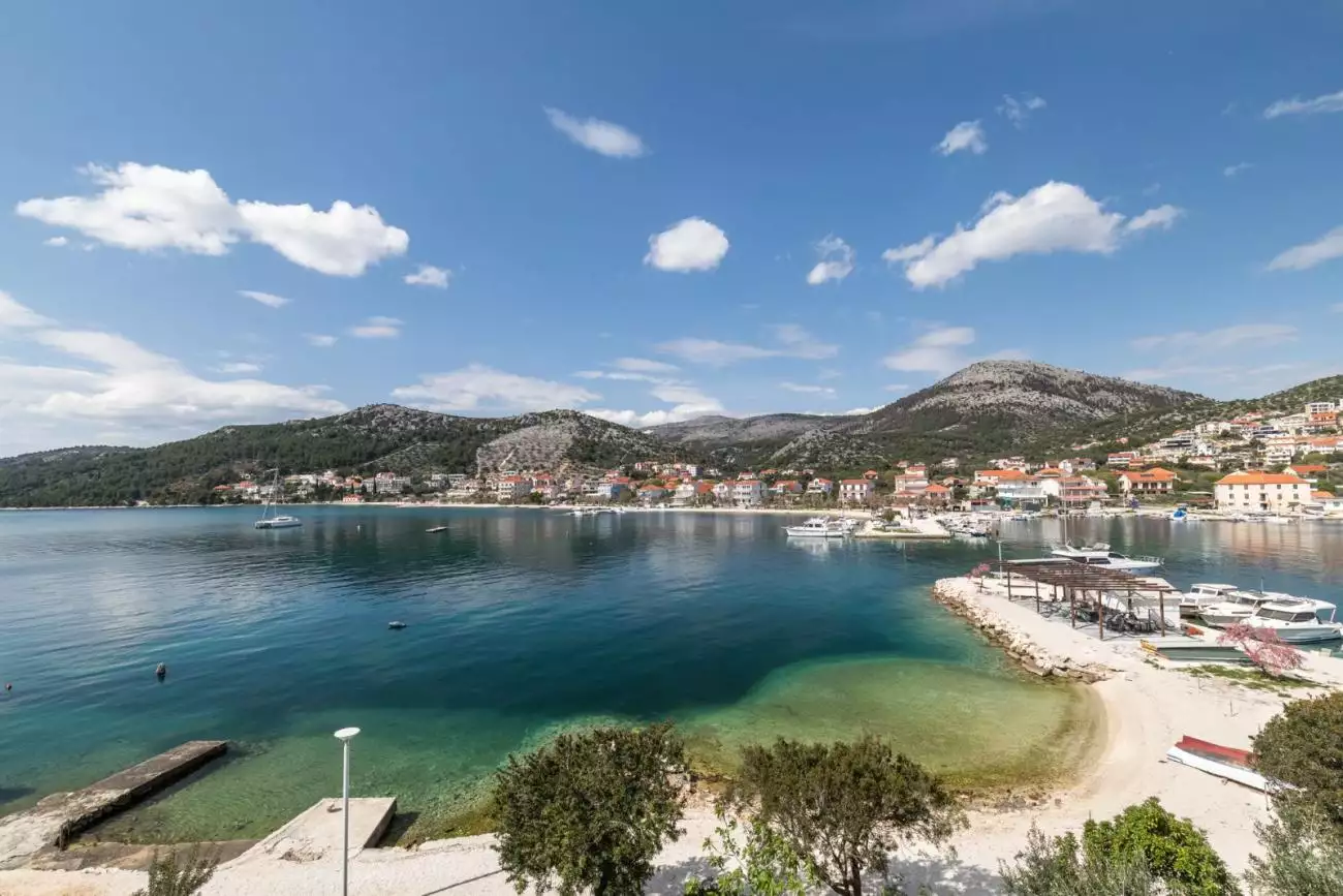Villa 370m² in Croatia, Trogir. Priced at 1394000€ rent photo-3