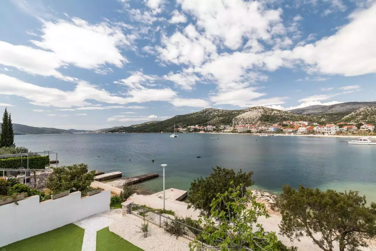Villa 370m² in Croatia, Trogir. Priced at 1394000€ rent photo-5