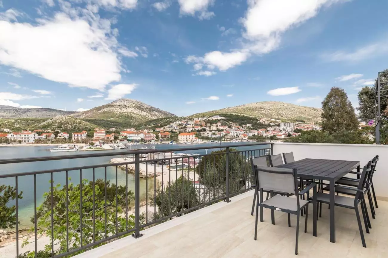 Villa 370m² in Croatia, Trogir. Priced at 1394000€ rent photo-7