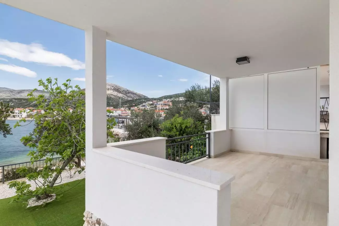 Villa 370m² in Croatia, Trogir. Priced at 1394000€ rent photo-18