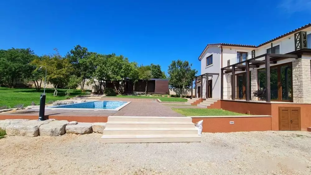 Villa 159m² in Croatia, Barban. Priced at 635000€ rent photo-2
