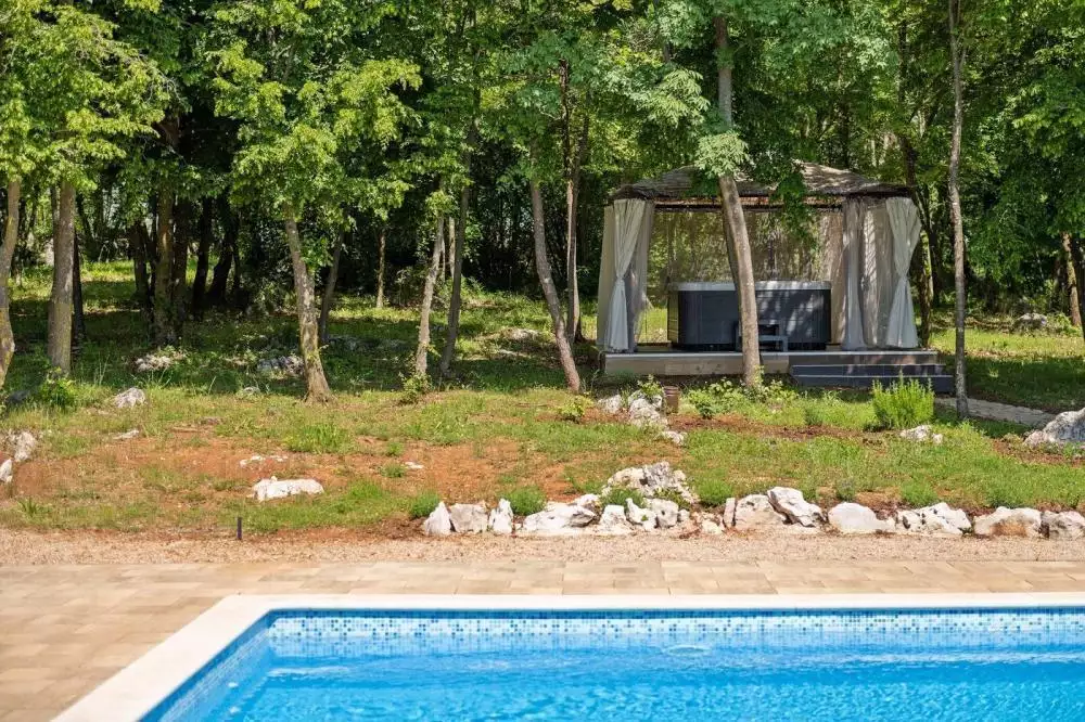 Villa 198m² in Croatia, Labin. Priced at 600000€ rent photo-3