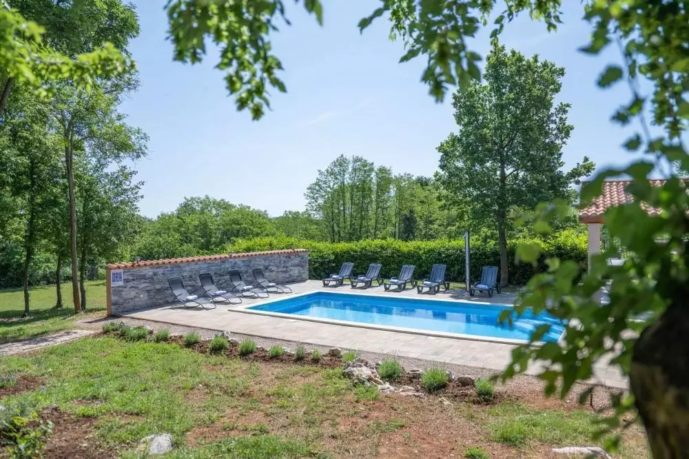 Villa 198m² in Croatia, Labin. Priced at 600000€ rent photo-5