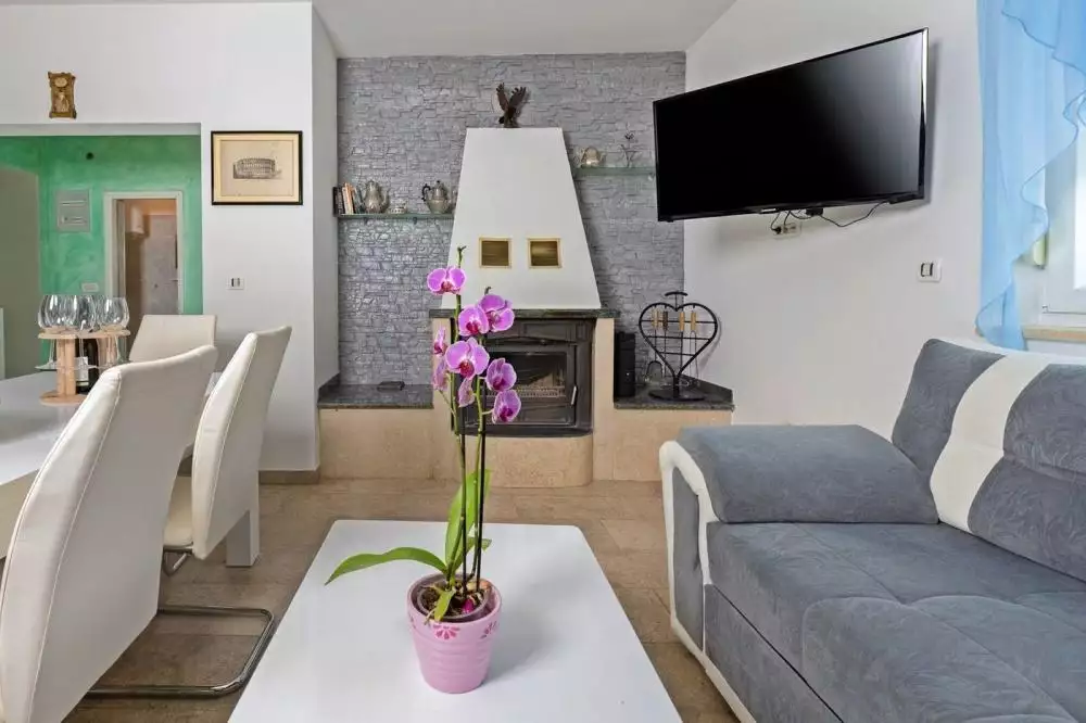 Villa 198m² in Croatia, Labin. Priced at 600000€ rent photo-12