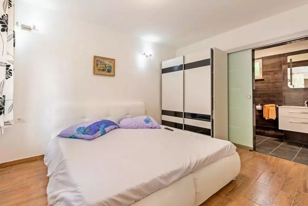 Villa 198m² in Croatia, Labin. Priced at 600000€ rent photo-19
