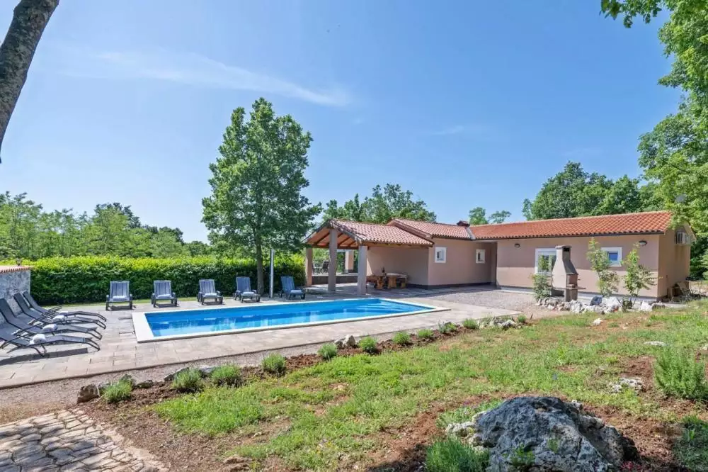 Villa 198m² in Croatia, Labin. Priced at 600000€ rent photo-25