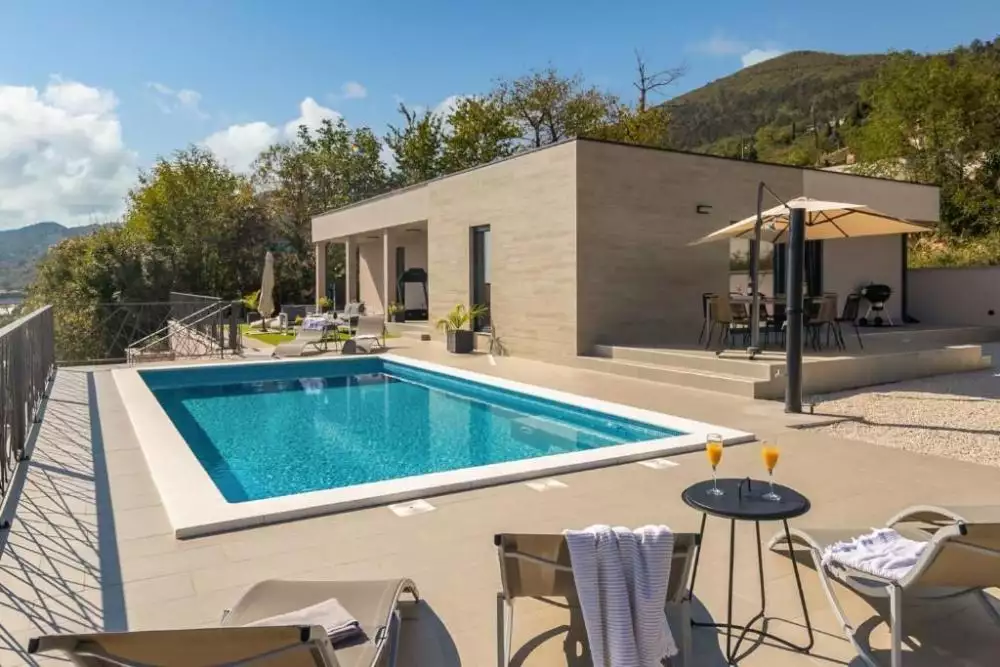 Villa 163m² in Croatia, Opatija. Priced at 1050000€ rent photo-3