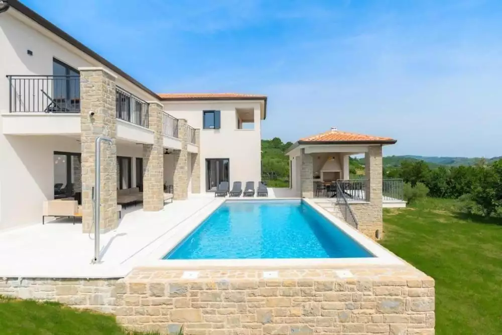 Villa 288m² in Croatia, Buje. Priced at 1200000€ rent photo-3