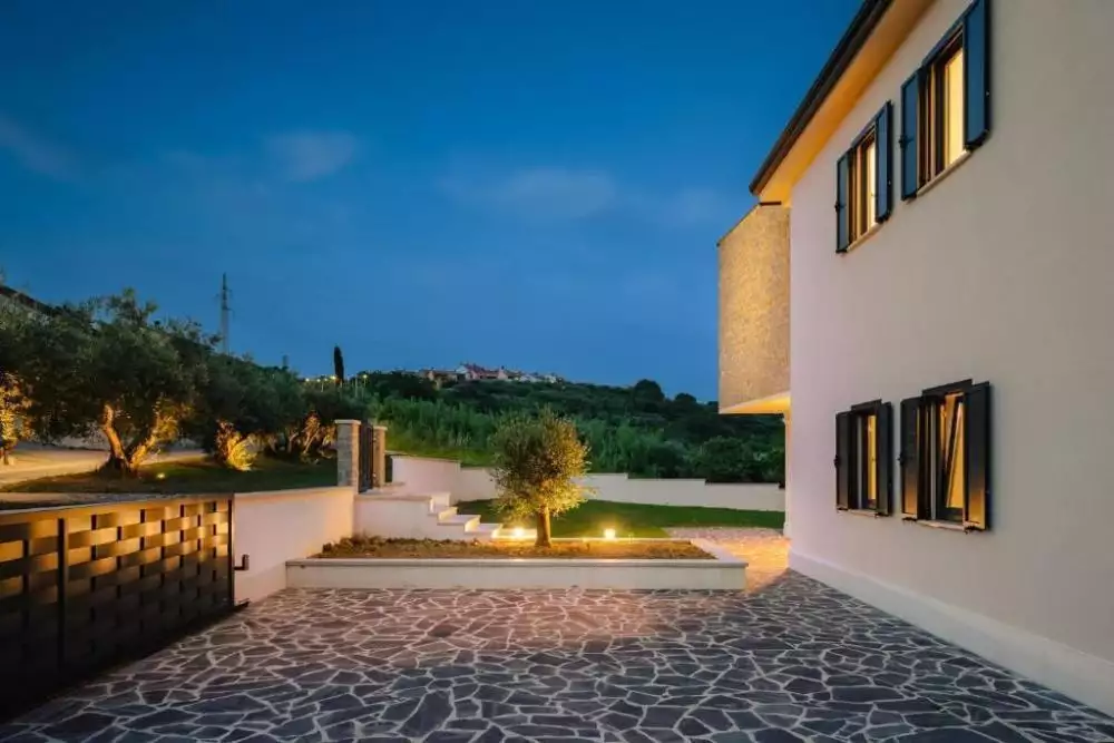Villa 288m² in Croatia, Buje. Priced at 1200000€ rent photo-8