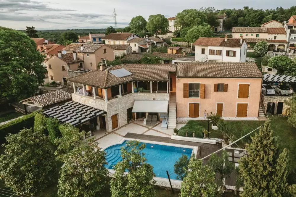 Villa 388m² in Croatia, Rovinj. Priced at 1993150€ rent photo-1